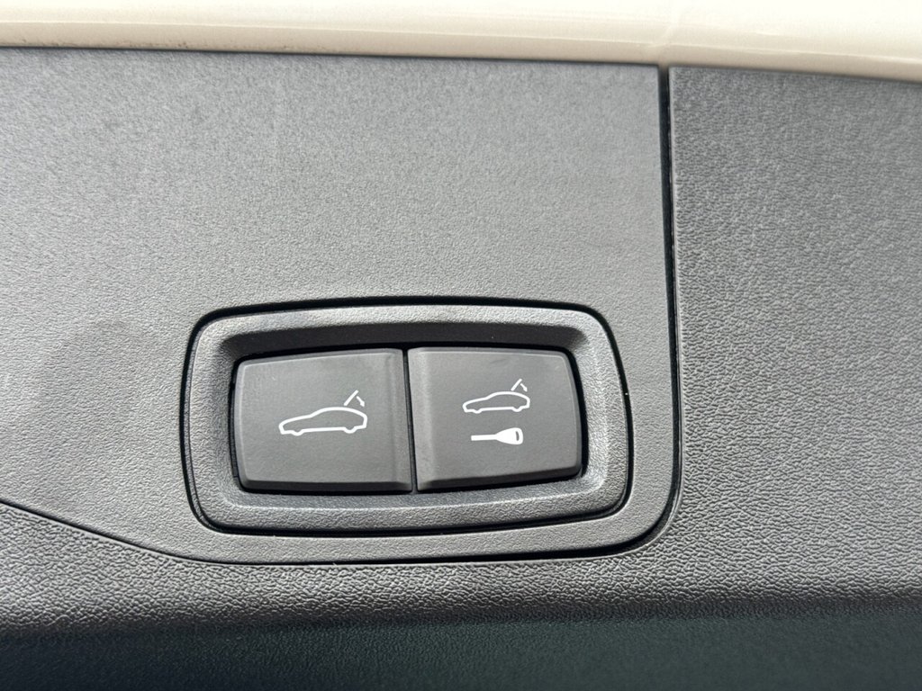 Used Porsche Taycan 2023 for sale - 77780558: Photo 8