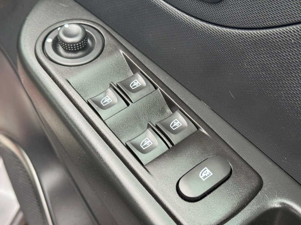 Used Renault Captur 2015 for sale - 77368914: Photo 15