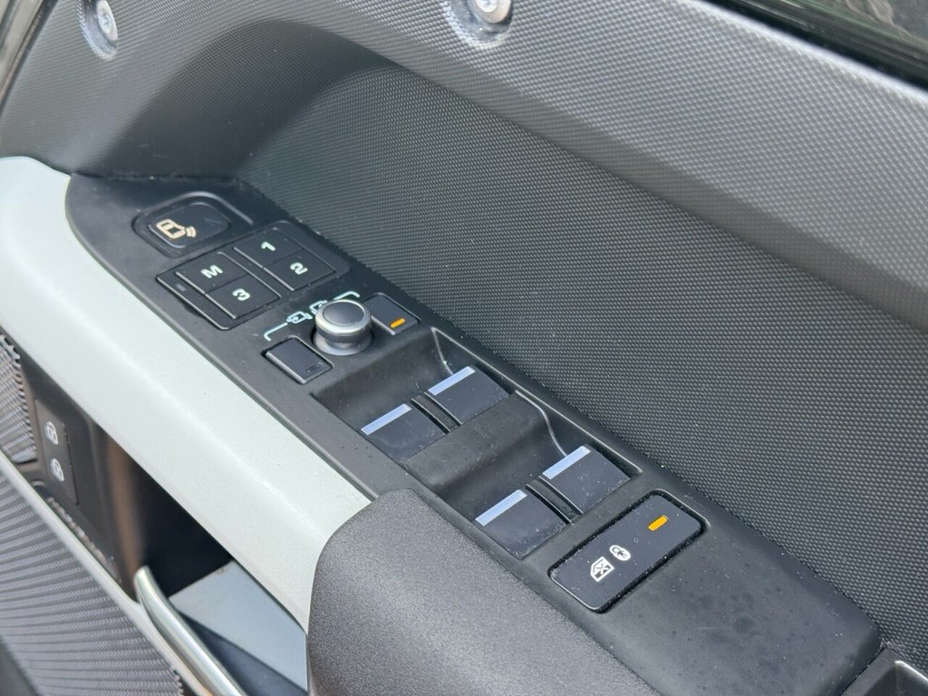 Used Land Rover Defender 2021 for sale - 77139480: Photo 20