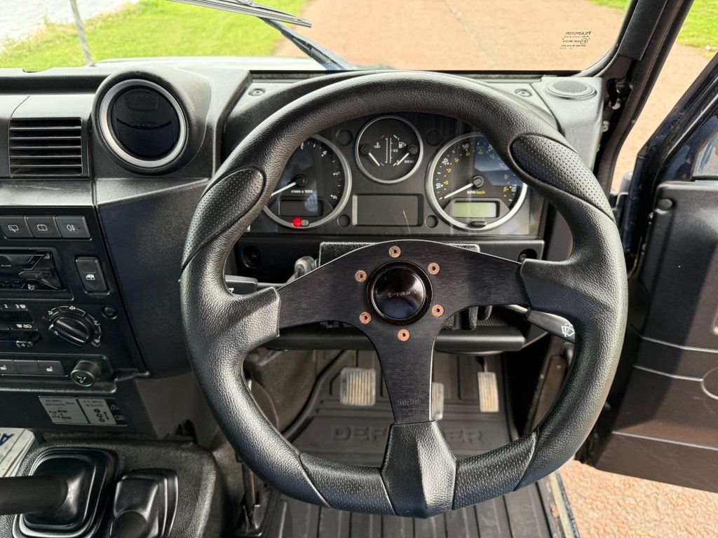 Used Land Rover Defender 2009 for sale - 76009425: Photo 14