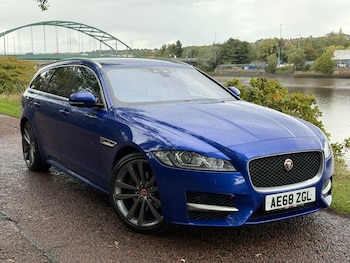 Used Jaguar XF 2018 for sale - 75947503: Photo