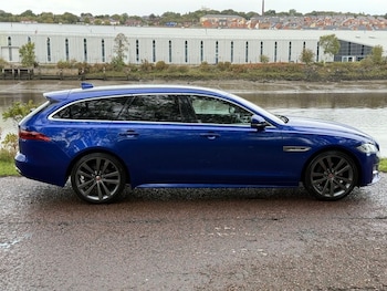 Used Jaguar XF 2018 for sale - 75947503: Photo