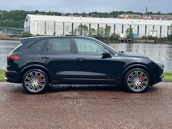Used Porsche Cayenne 2015 for sale - 74893168: Photo