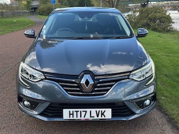 Used Renault Megane 2017 for sale - 76069003: Photo 2