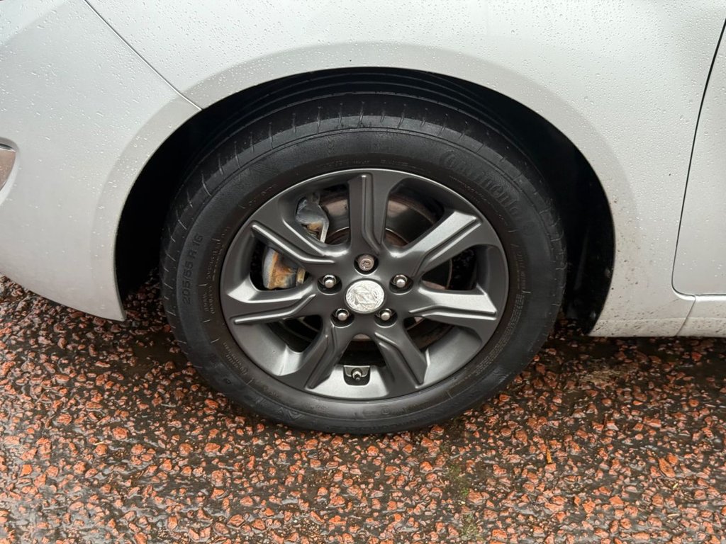 Used Hyundai Ix20 2015 for sale - 76923883: Photo 33