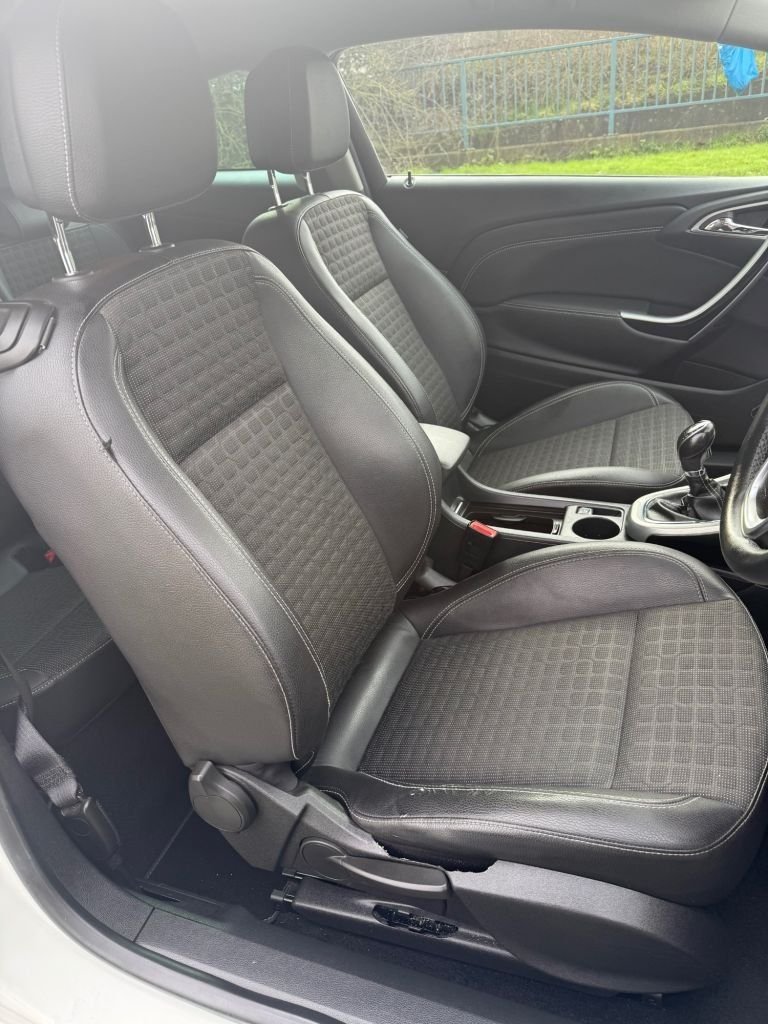 Used Vauxhall Astra GTC 2012 for sale - 77632156: Photo 15