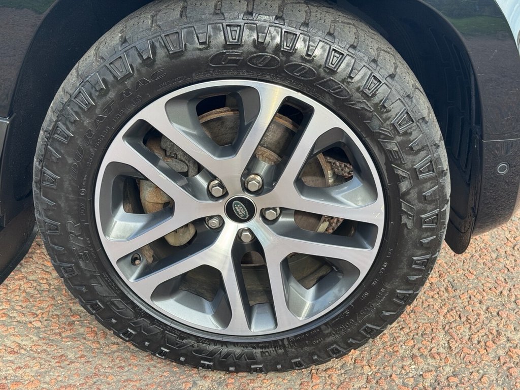 Used Land Rover Defender 2021 for sale - 76654820: Photo 13