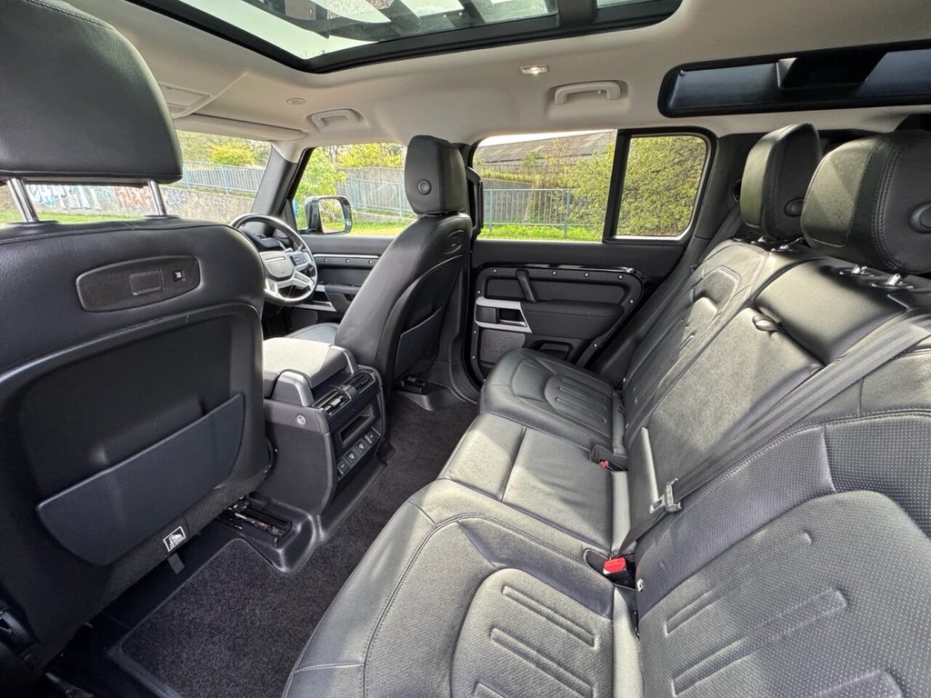 Used Land Rover Defender 2021 for sale - 76654820: Photo 15