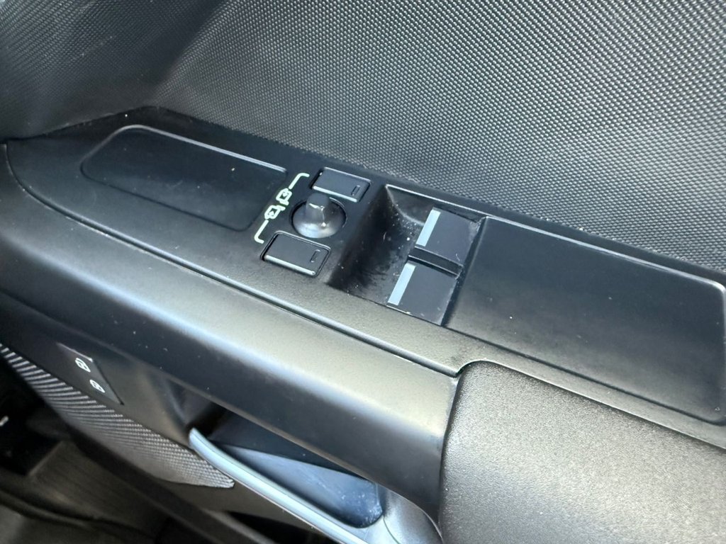 Used Land Rover Defender 2024 for sale - 78097021: Photo 26