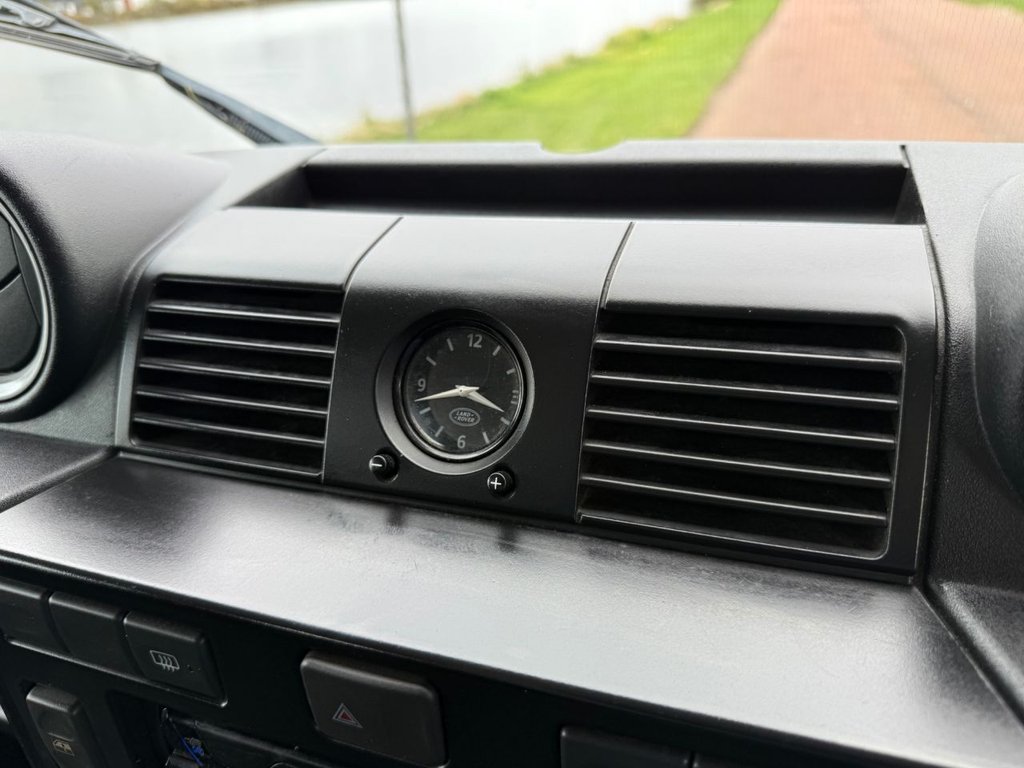 Used Land Rover Defender 2009 for sale - 76496083: Photo 17