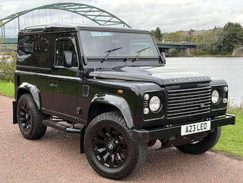 Land Rover - Defender
