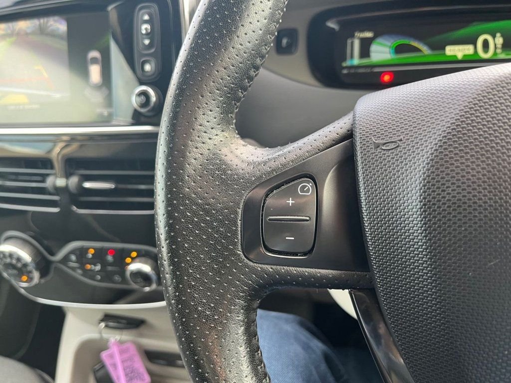 Used Renault Zoe 2015 for sale - 78134325: Photo 21