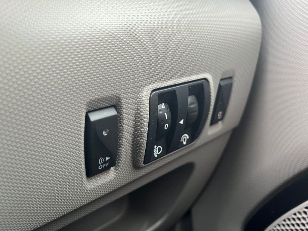 Used Renault Zoe 2015 for sale - 78134325: Photo 25