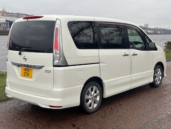 Used Nissan Serena 2011 for sale - 77558112: Photo