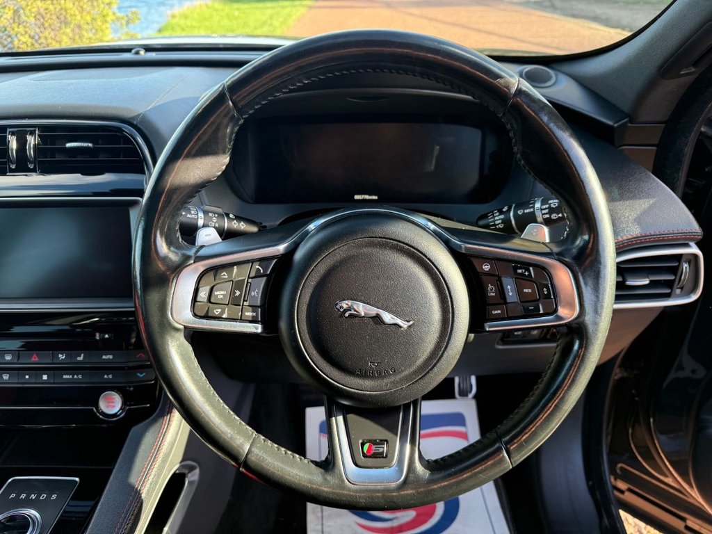 Used Jaguar F-Pace 2016 for sale - 76380033: Photo 15