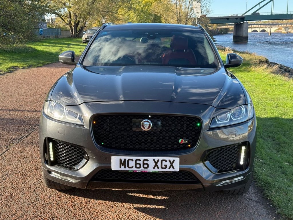 Used Jaguar F-Pace 2016 for sale - 76380033: Photo 2