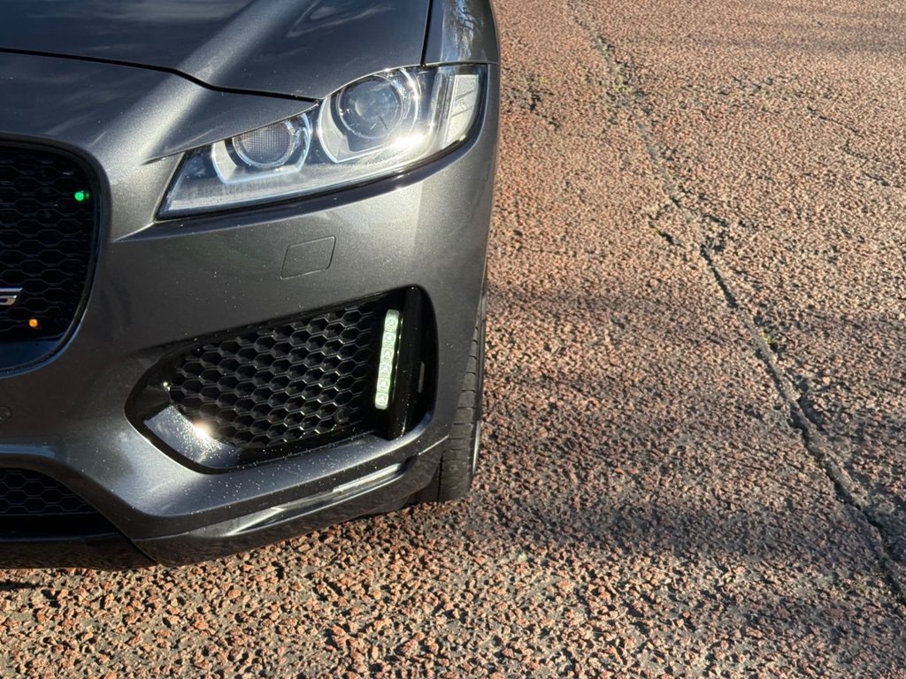 Used Jaguar F-Pace 2016 for sale - 76380033: Photo 32