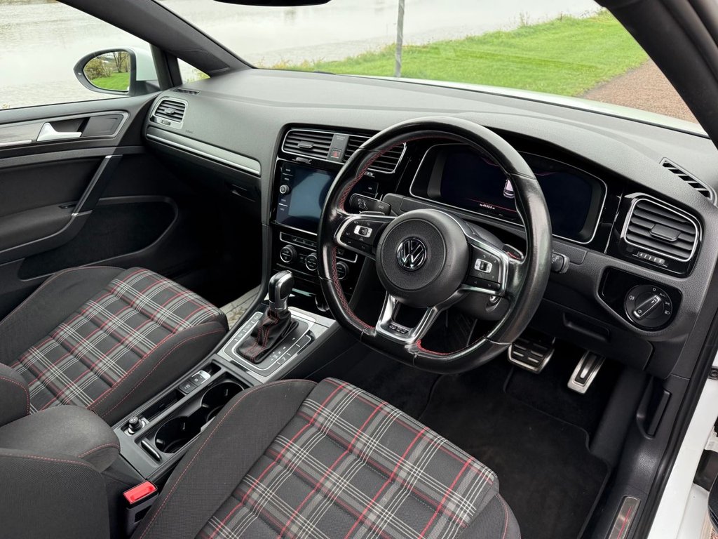 Used Volkswagen Golf 2017 for sale - 76323753: Photo 9