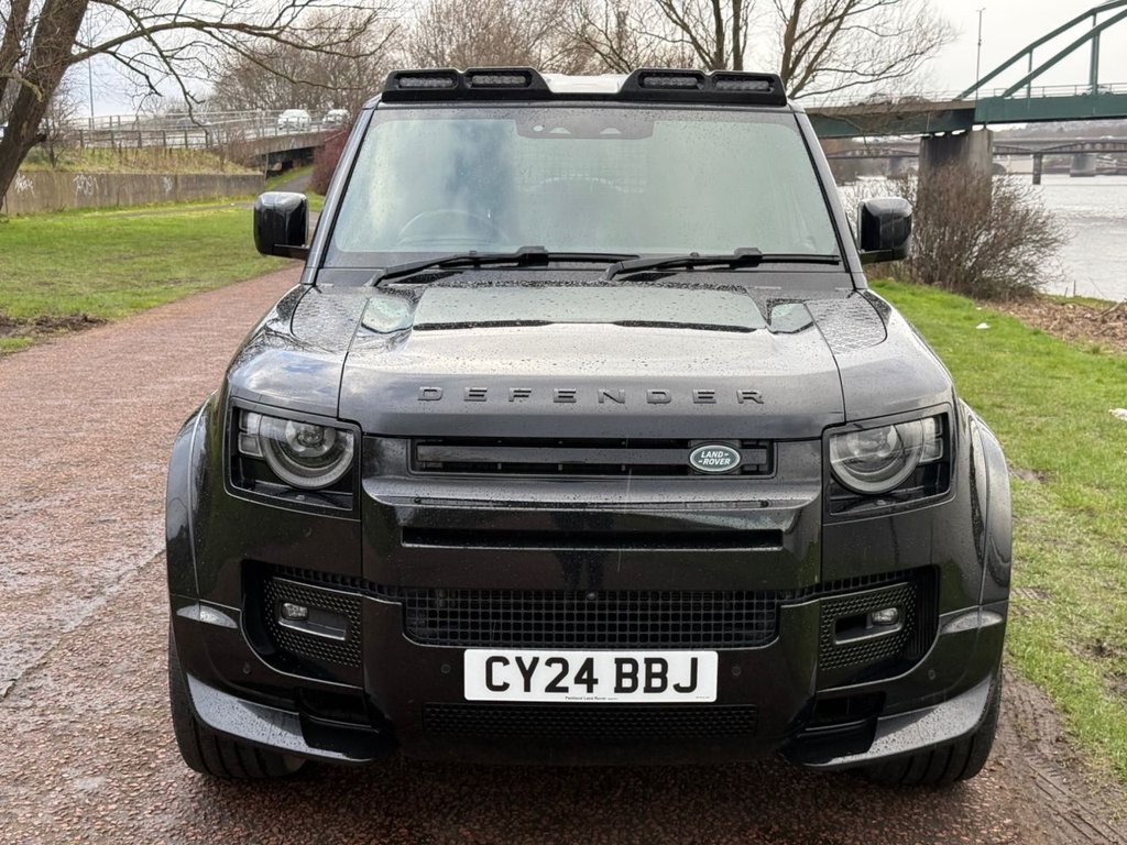 Used Land Rover Defender 2024 for sale - 77703899: Photo 2