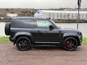 Used Land Rover Defender 2024 for sale - 77703899: Photo