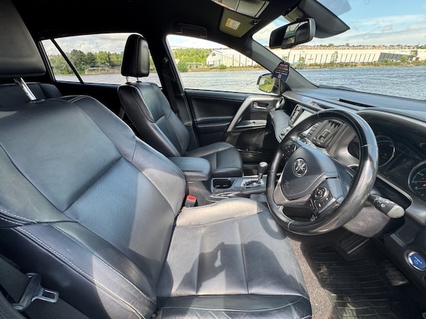 Used Toyota RAV4 2018 for sale - 75047337: Photo 16