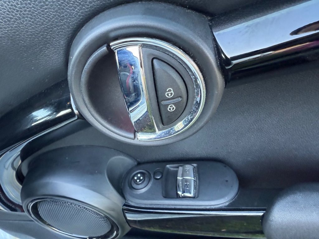 Used MINI Hatch 2018 for sale - 76535781: Photo 19