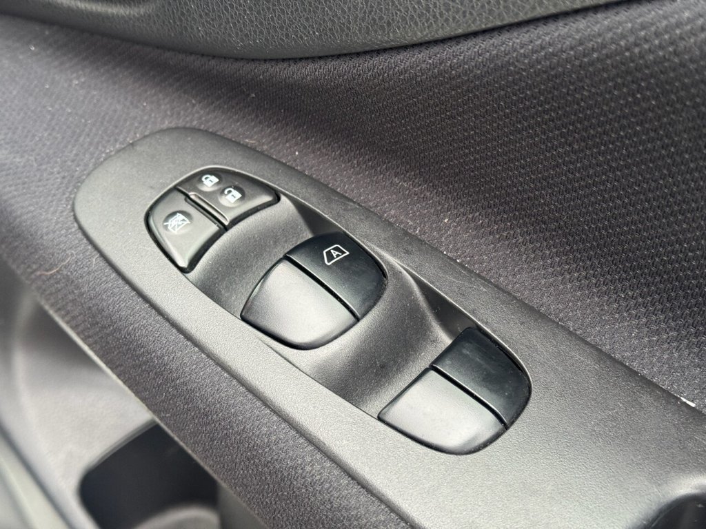 Used Nissan Serena 2022 for sale - 77369386: Photo 11