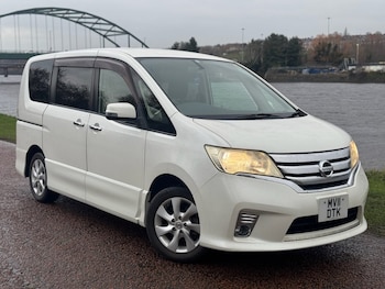 Used Nissan Serena 2011 for sale - 77369386: Photo