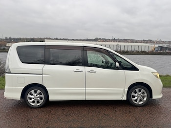 Used Nissan Serena 2011 for sale - 77369386: Photo