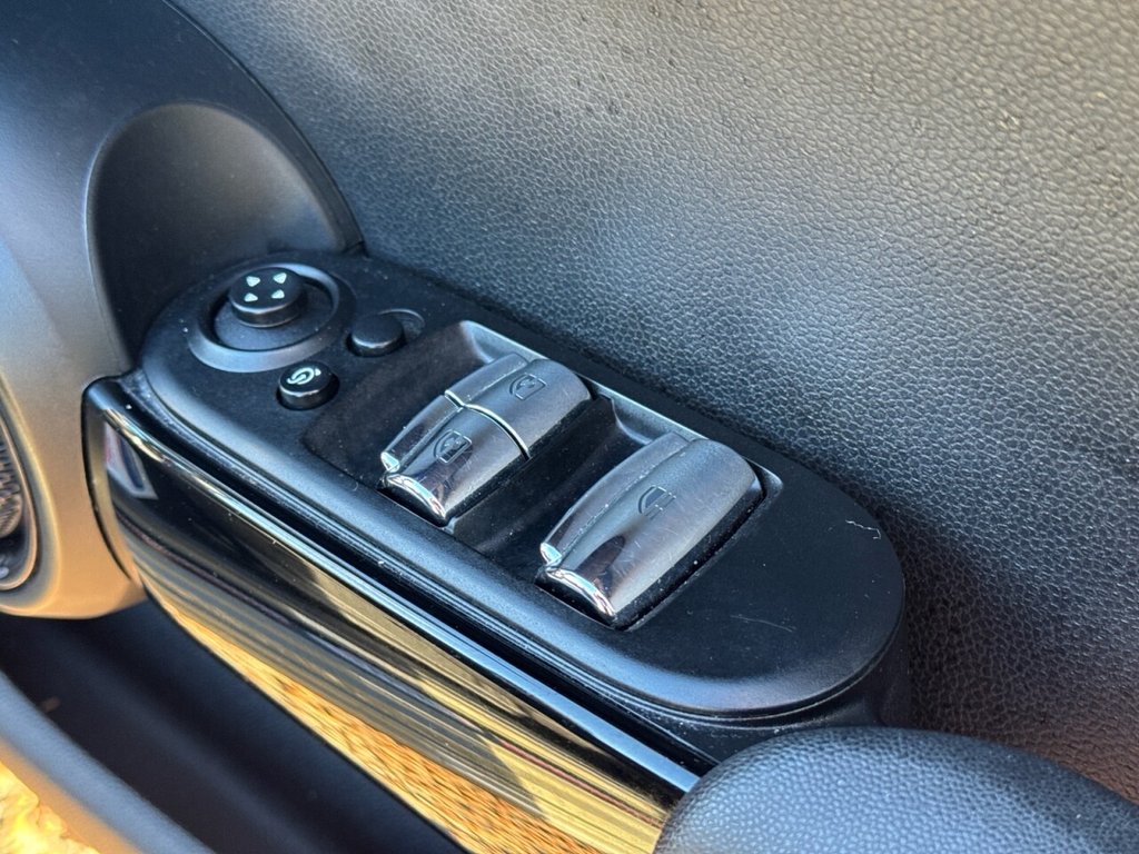 Used MINI Convertible 2018 for sale - 76386589: Photo 15