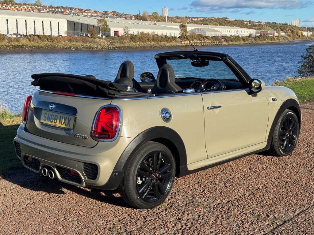 Used MINI Convertible 2018 for sale - 76386589: Photo 4
