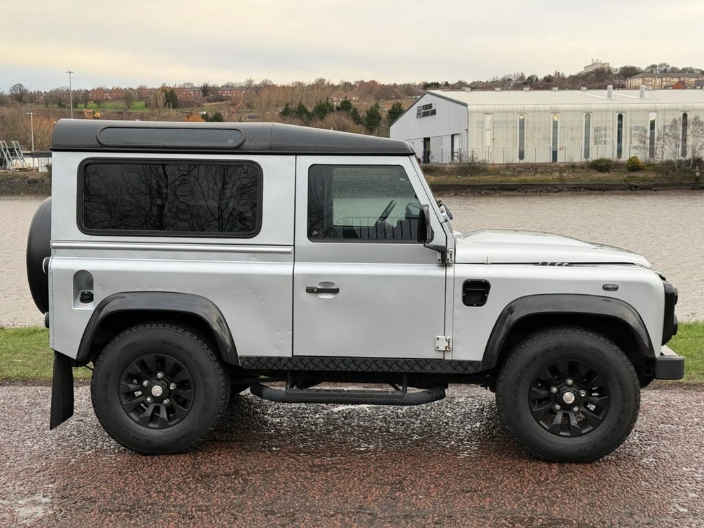 Used Land Rover Defender 2011 for sale - 77133462: Photo 3