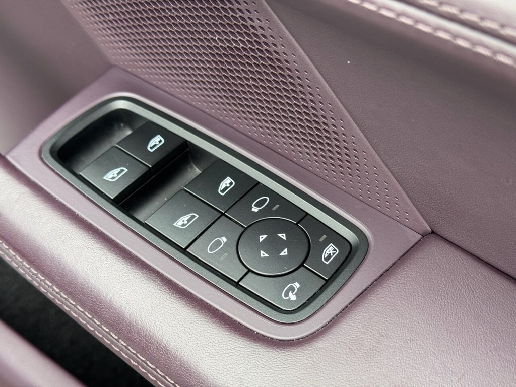 Used Porsche Taycan 2023 for sale - 78134183: Photo 14