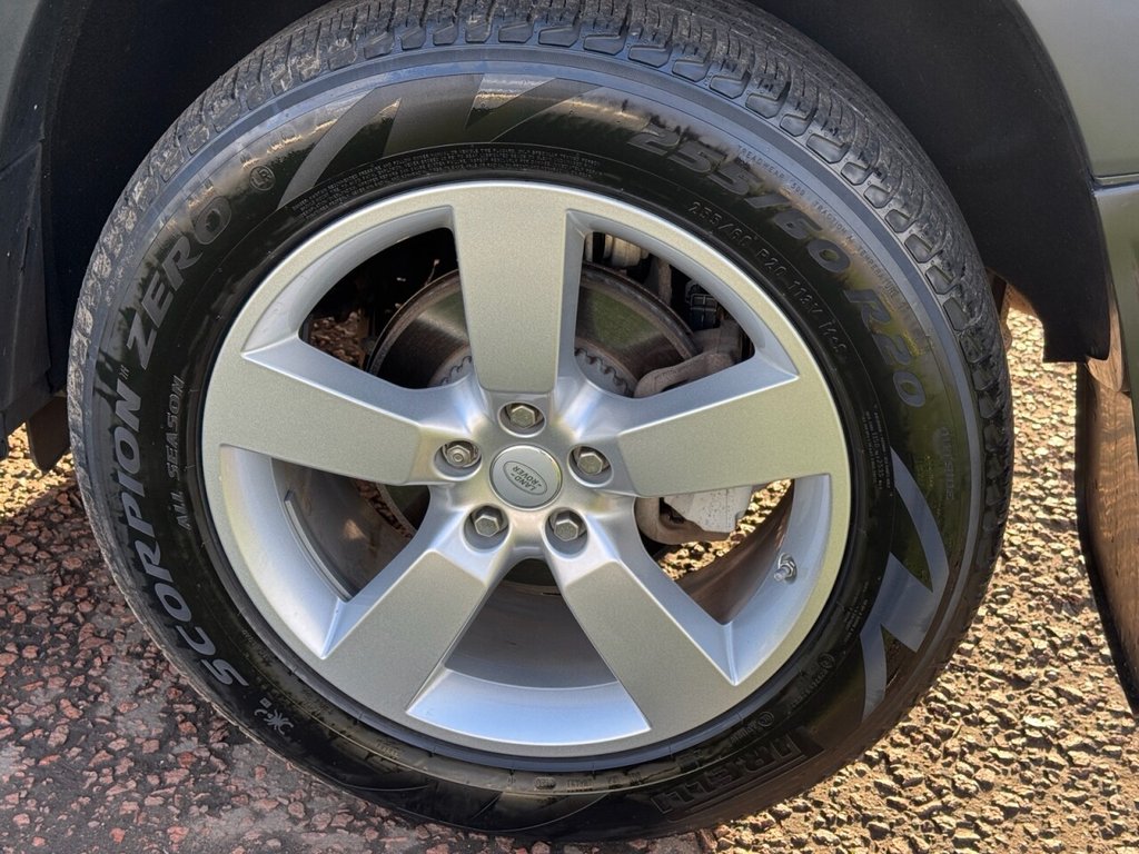 Used Land Rover Defender 2021 for sale - 76717216: Photo 10