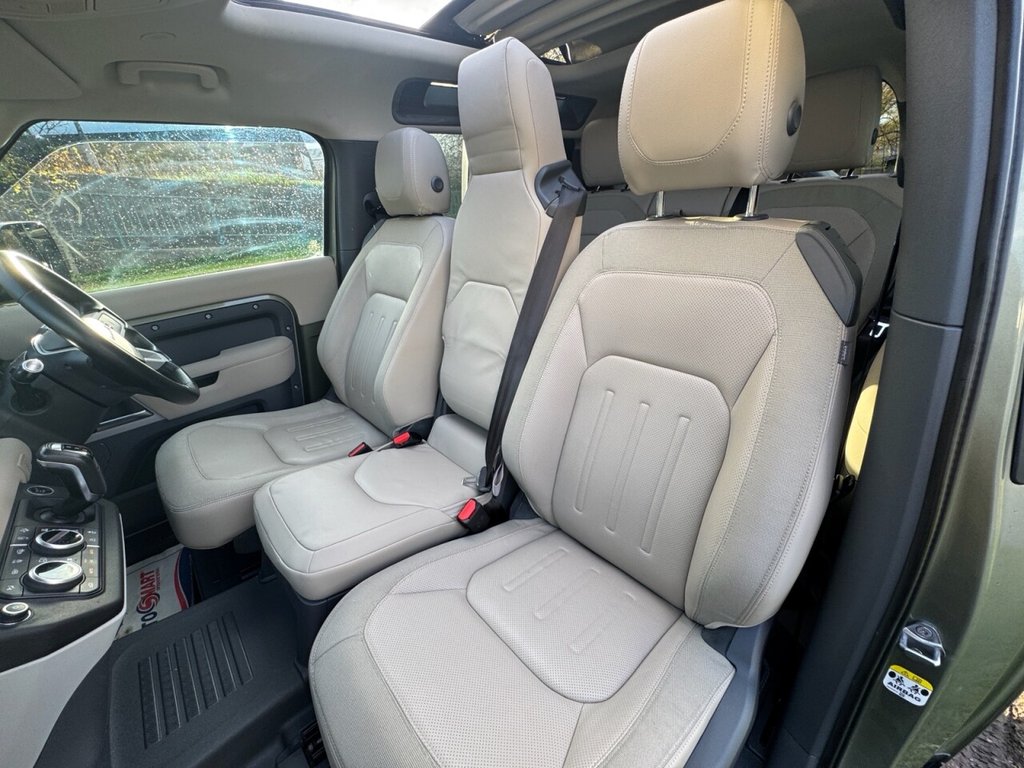 Used Land Rover Defender 2021 for sale - 76717216: Photo 17