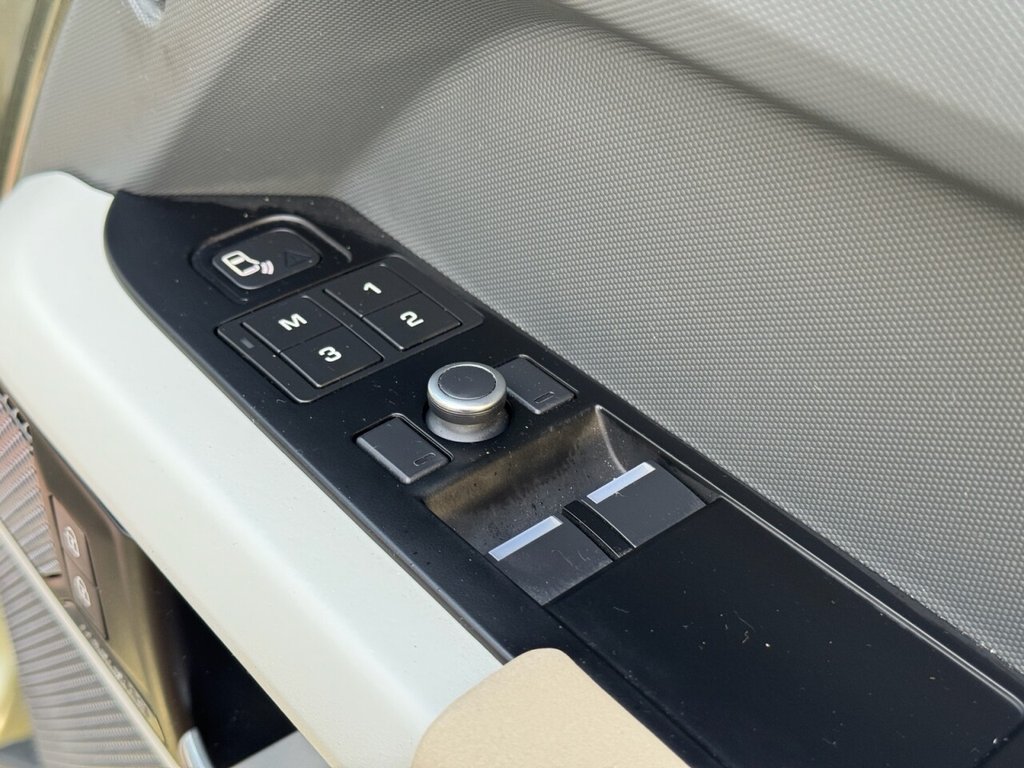 Used Land Rover Defender 2021 for sale - 76717216: Photo 21