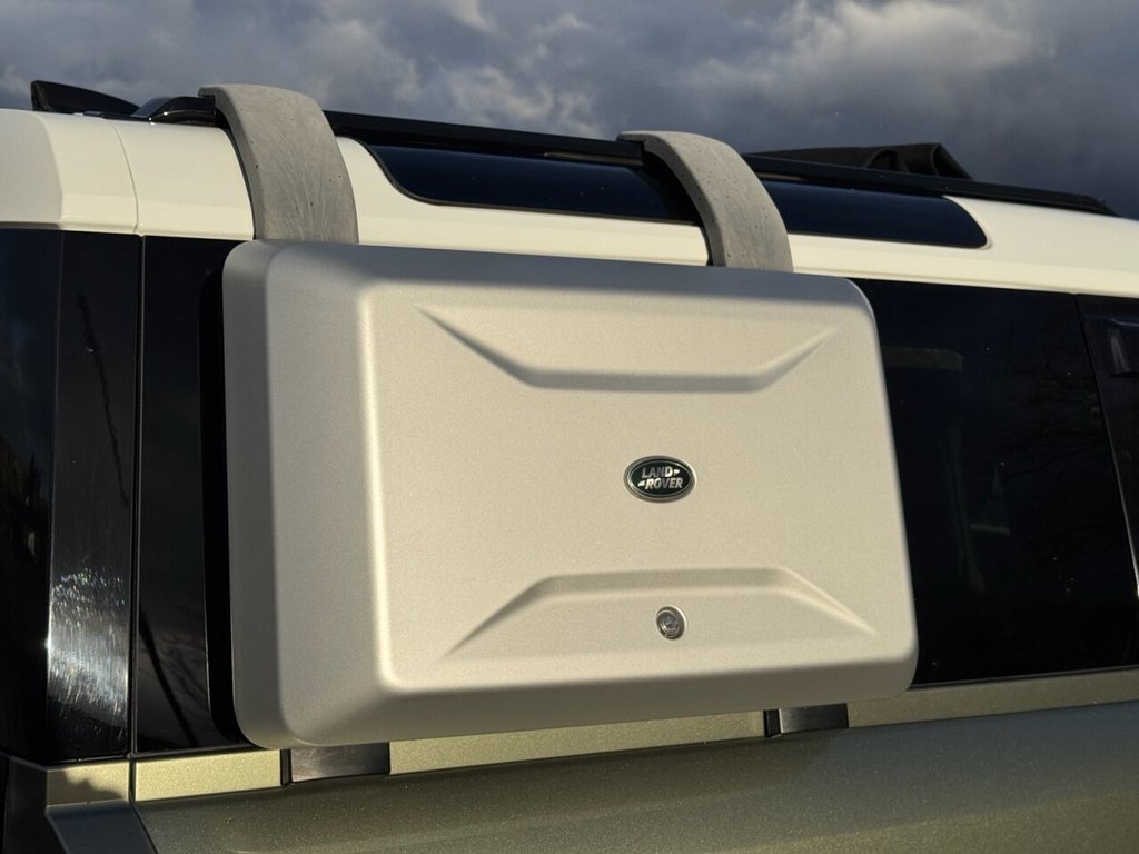 Used Land Rover Defender 2021 for sale - 76717216: Photo 8