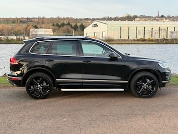 Used Volkswagen Touareg 2017 for sale - 77952721: Photo