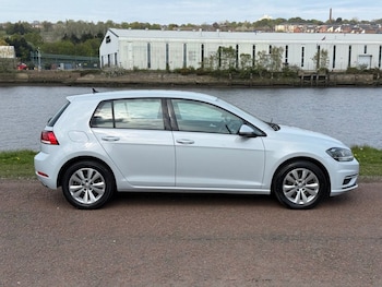 Used Volkswagen Golf 2017 for sale - 78514298: Photo