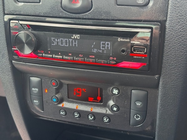 Used Renault Clio 2004 for sale - 75086842: Photo 15