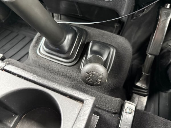 Used Land Rover Defender 2014 for sale - 76280103: Photo 22