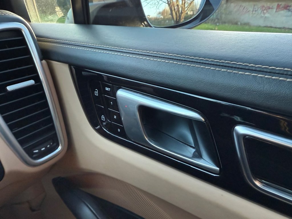 Used Porsche Cayenne 2019 for sale - 76900902: Photo 30