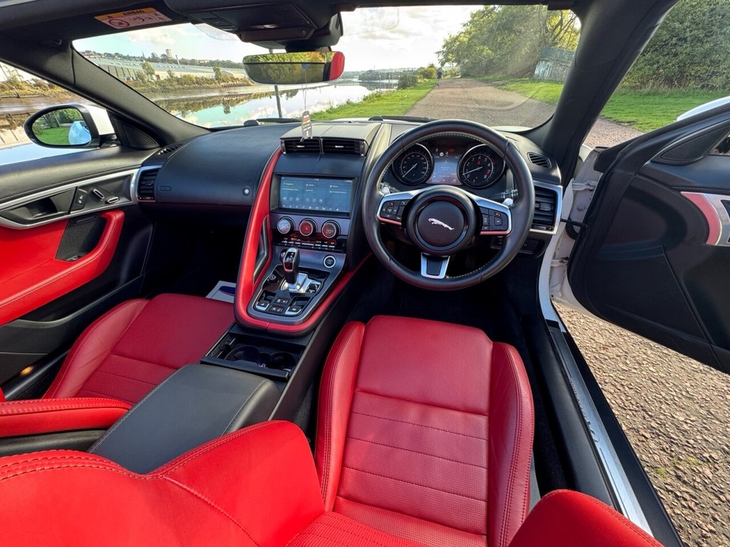 Used Jaguar F-Type 2018 for sale - 76028959: Photo 12