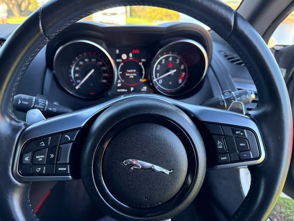 Used Jaguar F-Type 2018 for sale - 76028959: Photo 24
