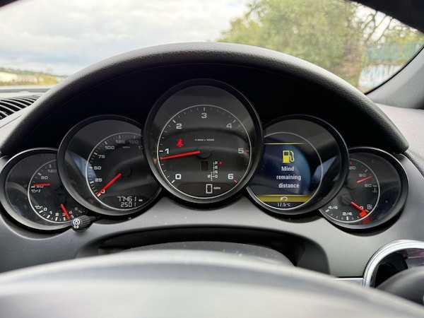 Used Porsche Cayenne 2010 for sale - 75665753: Photo 15