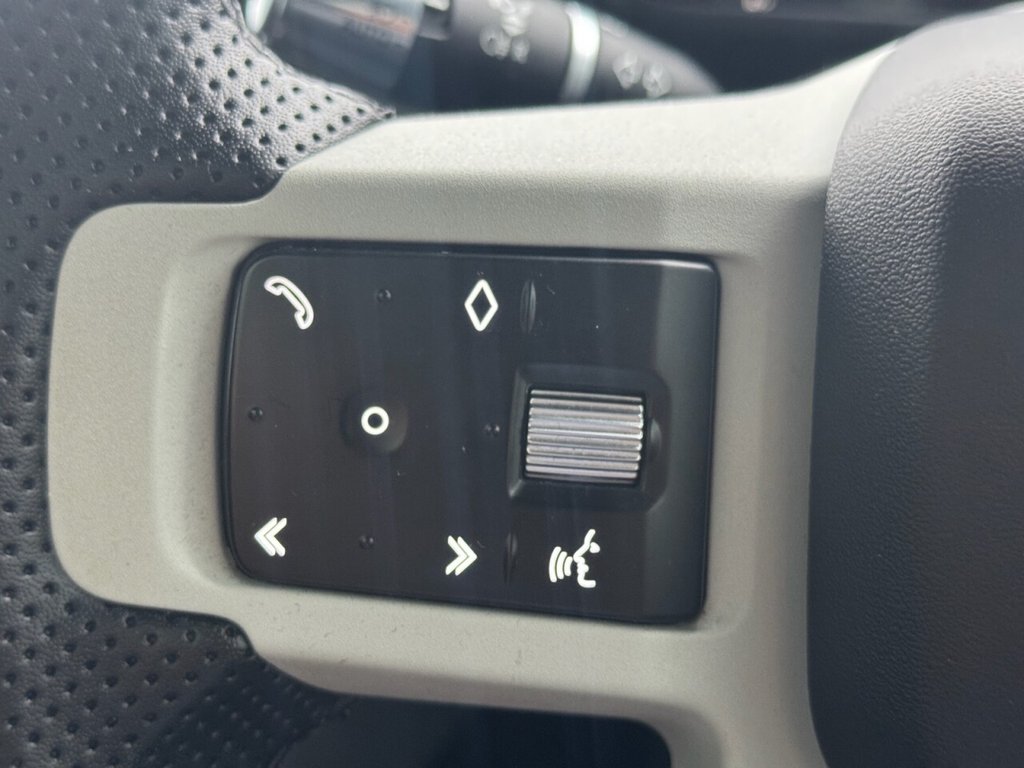 Used Land Rover Defender 2021 for sale - 77507913: Photo 12