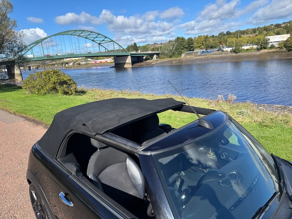 Used MINI Convertible 2014 for sale - 76029527: Photo 3