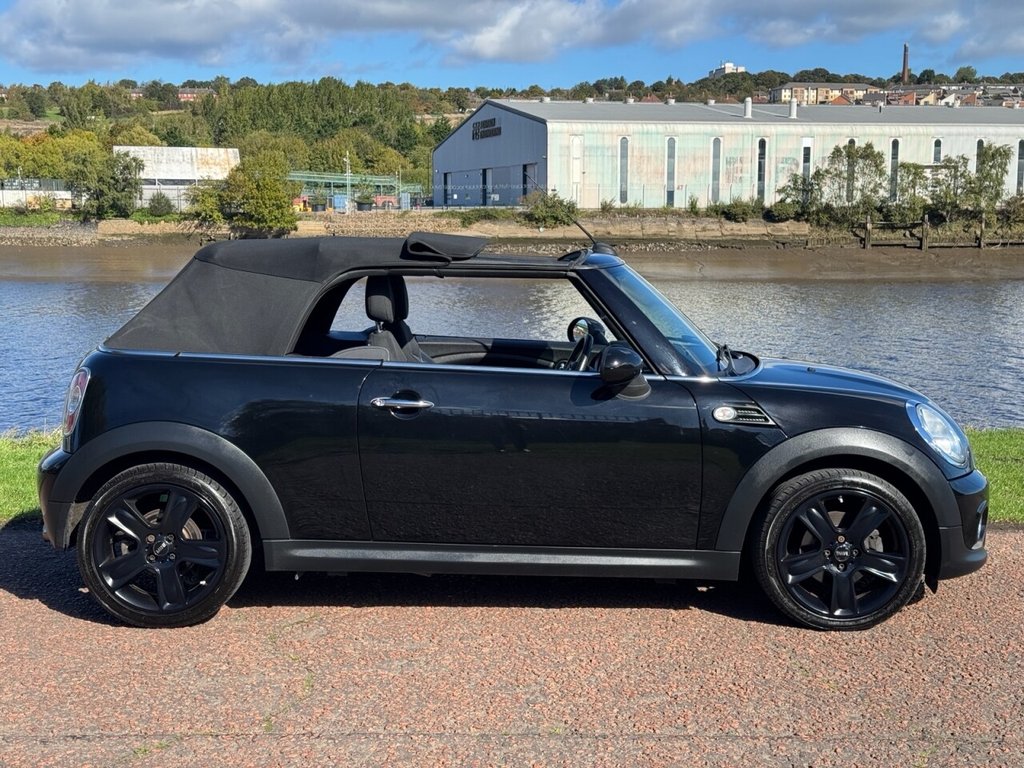 Used MINI Convertible 2014 for sale - 76029527: Photo 4