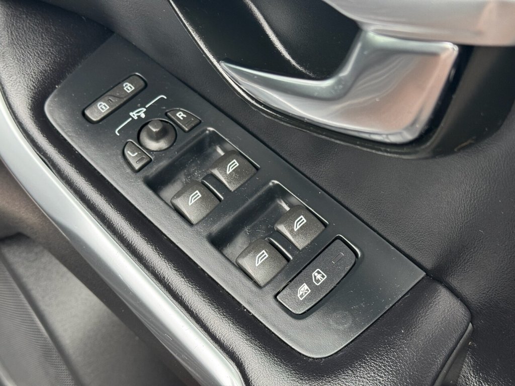 Used Volvo V40 2015 for sale - 77369586: Photo 15