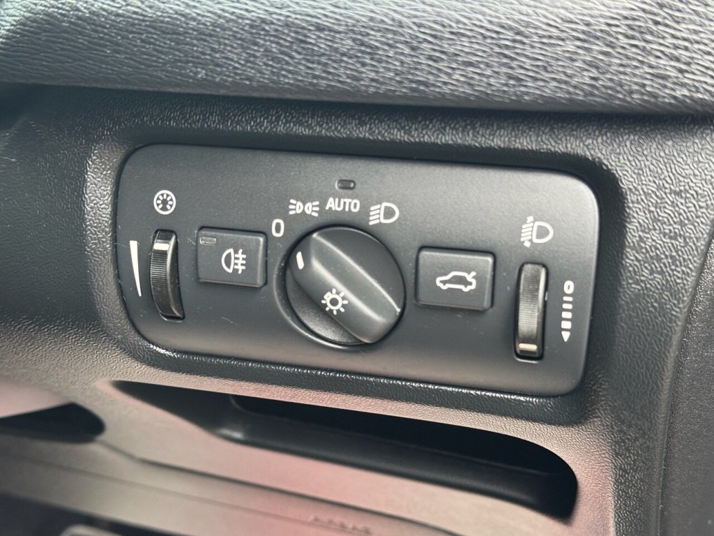 Used Volvo V40 2015 for sale - 77369586: Photo 16